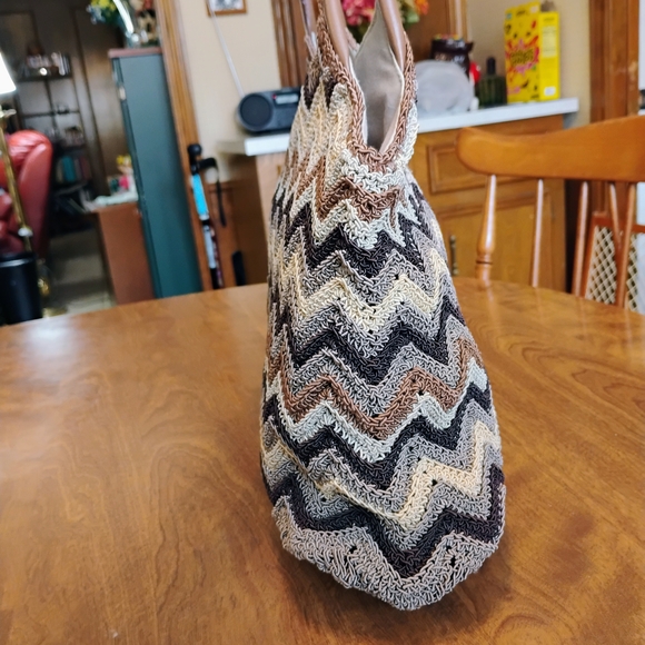 Chevron Patterned Brown and Cream Women's Bag - Picture 2 of 12